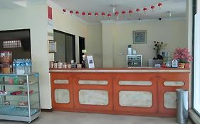 Hotel Lautze Indah  2*