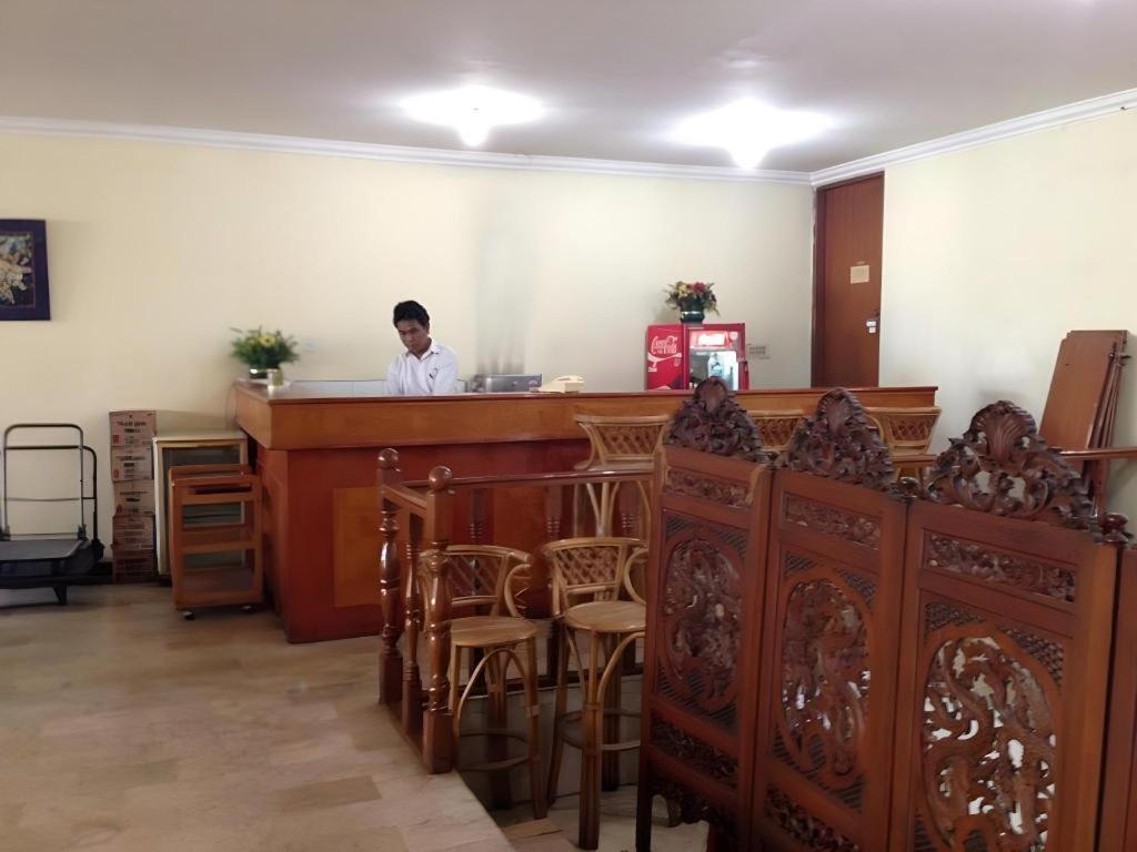 Hotel Lautze Indah Jakarta Bagian luar foto